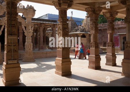 La Mahavira Temple Hindou de la ville d'Osian près de Jodhpur dans l'ouest du Rajasthan Inde Banque D'Images