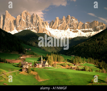 Il - TRENTINO : St Magdalena dans les Dolomites Banque D'Images