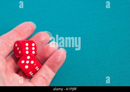 Human Hand Holding Dice Banque D'Images