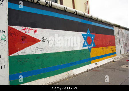 La galerie à l'Est du Mur de Berlin en Allemagne Banque D'Images