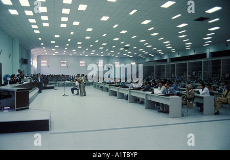 Camorra Mafia Trial à Naples. Une aile spécialement construite de haute sécurité prison de Poggioreale, Italie 1980s 80s 1985 HOMER SYKES Banque D'Images