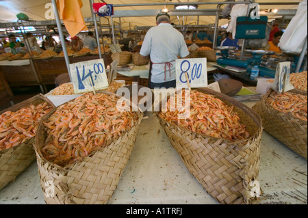 Gambas à la vente sur le marché Ver O Peso Para Belem Brésil etat Banque D'Images