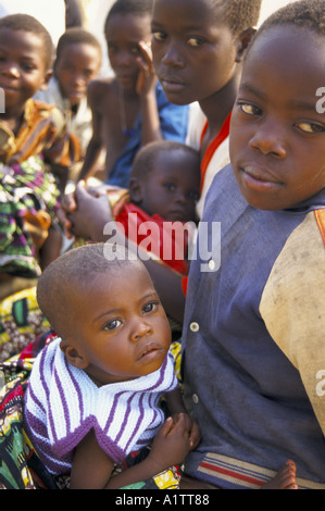 Zaïre réfugiés rwandais au camp de Mugunga pour enfants non accompagnés 1994 Banque D'Images