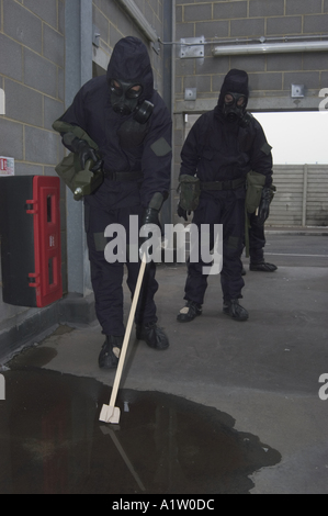 3388 La police britannique de formation CBRN Nucléaire Biologique Chimique Photos prises avec le consentement de la police Banque D'Images