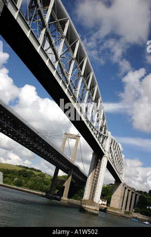 Les ponts routiers et ferroviaires Tamar Devon, Angleterre Banque D'Images