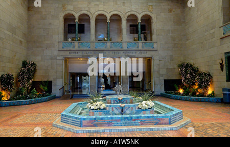 Stock photo d'atrium intérieur à Joslyn Art Museum à Omaha Nebraska USA Banque D'Images