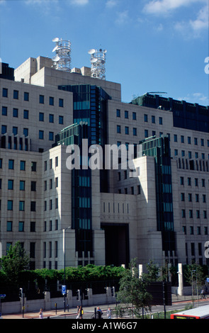 L'extérieur de l'immeuble du MI6 Vauxhall Cross le sud de Londres Banque D'Images