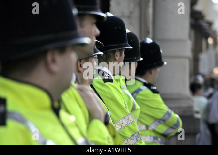 Les officiers de la police britannique à Londres Angleterre Royaume-uni Banque D'Images