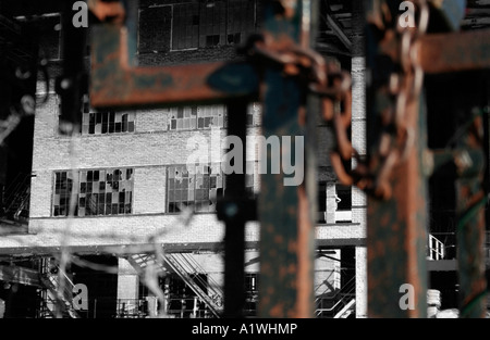 Des grilles verrouillées d'une usine à l'abandon, Brunner Mond, Winnington, Northwich, Cheshire, Royaume-Uni Banque D'Images