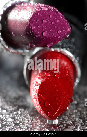 Violet et Rouge à lèvres Banque D'Images