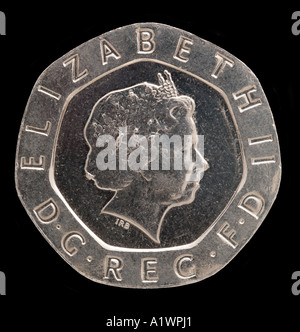 La reine Elizabeth II Regina Reg 2 virgule 20 vingt nouveaux pence P droit face profil jeunes plumes couronne lumineuse d'argent Banque D'Images