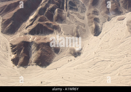 Prises d'un avion léger au dessus des lignes de Nazca, montrant la 'L'astronaute' près du centre de l'image. Banque D'Images