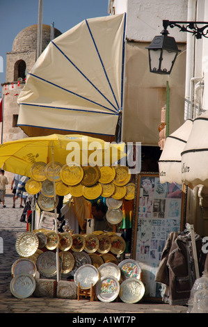 Bazar et grande mosquée en arrière-plan sur la médina de Sousse ville en Tunisie Banque D'Images