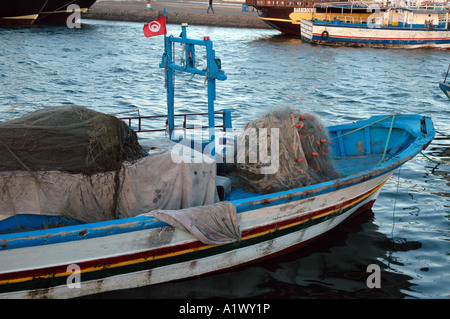 Bateaux de pêche au port de Houmt Souk sur l'Île Djerba en Tunisie Banque D'Images