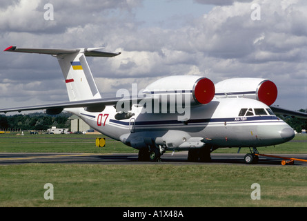 Militaire soviétique Antonov An-72 Avions de transport lourds. GAV 1071-36 Banque D'Images