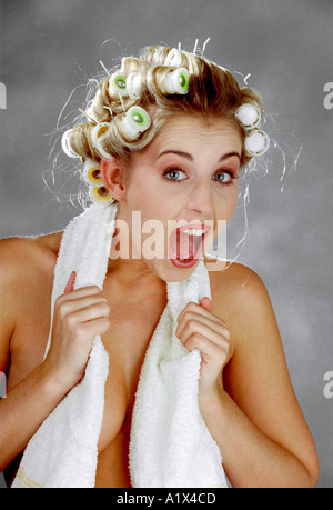 Portrait d'une femme en bigoudi Banque D'Images