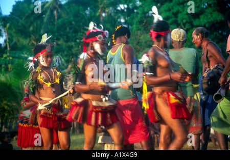 Danseuses à Yam festival célébration îles Trobriand Papouasie Nouvelle Guinée Banque D'Images