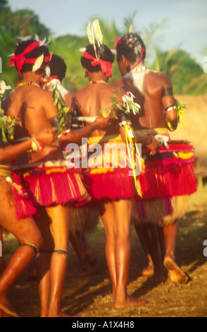 Danseuses à Yam festival célébration îles Trobriand Papouasie Nouvelle Guinée Banque D'Images