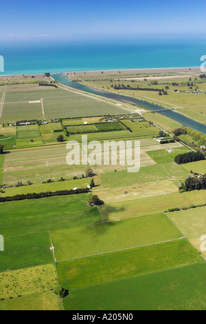 Les terres agricoles et détournement Wairau Cloudy Bay Marlborough ile sud Nouvelle Zelande aerial Banque D'Images