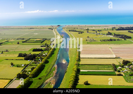 Les terres agricoles et détournement Wairau Cloudy Bay Marlborough ile sud Nouvelle Zelande aerial Banque D'Images