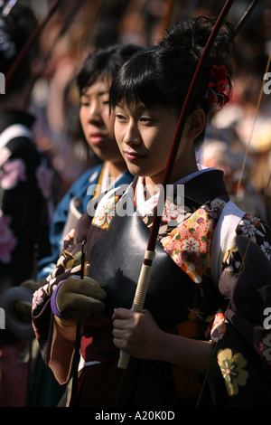 Toshi ya Matsuri festival, tir à l'Sanjusangen-do temple bouddhiste, Kyoto, Japon Banque D'Images