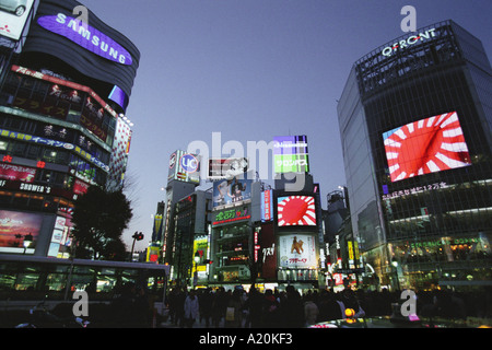 Vidéo promo pour l'auto-défense maritime du Japon, Shibuya, Tokyo, Japon Banque D'Images