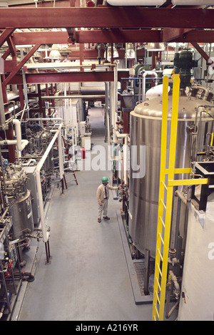 L'usine pilote d'éthanol technicien au National Renewable Energy Laboratory Golden Colorado Banque D'Images