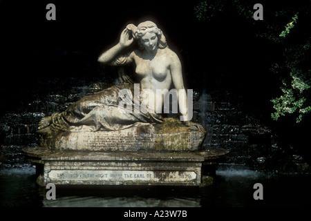 Quarry Park SHREWSBURY Sabrina Statue de la déesse romaine de la rivière dans le Shropshire Shrewsbury Dingle England UK GO Europe Banque D'Images