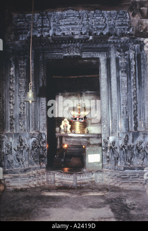 Culte porte. Palampet Ramappa, Temple, Karnataka, Inde. Banque D'Images