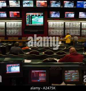 Livre de sports à Las Vegas Hotel Pas de publication requis : distance, vue arrière rend les gens en shot pour méconnaissable Banque D'Images