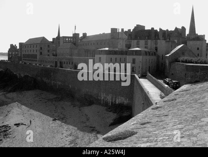 Vue caractéristique de Saint Malo Intra Muros Sant Maloù Breton Bretagne Bretagne Manche North Western France Europe Banque D'Images