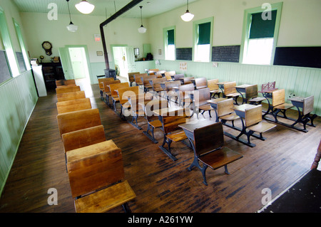 Une salle de classe de l'école pays comme utilisé en Ontario Le Canada et le Michigan aux États-Unis au début du xxe siècle Banque D'Images