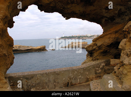 Vue panoramique du front de mer de Biarritz à partir de la Caverne trou de la Côte Basque Aquitaine Golfe de Gascogne Golfe de Gascogne Sud Ouest France Europe Banque D'Images