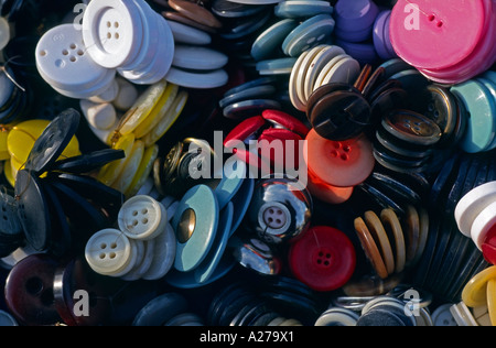 Beaucoup de boutons de couleurs différentes Banque D'Images