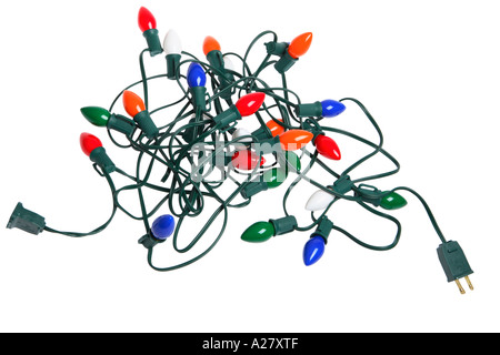 Strand de les lumières d'arbre de Noël sur fond blanc Banque D'Images