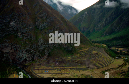 Ruines de Paucarcancha, première nuit de camping sur le chemin de l'Inca, en route vers le Machu Picchu, Pérou Banque D'Images