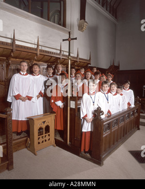 Chant chorale de l'église en chapelle, Surrey, Angleterre, Royaume-Uni Banque D'Images