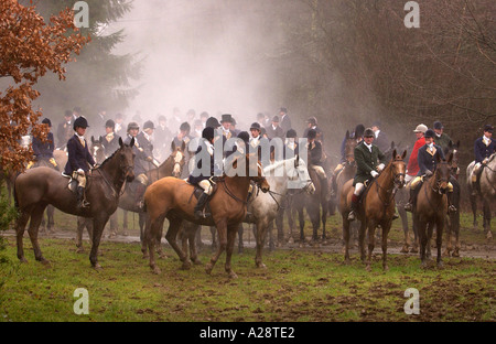 Les cavaliers AVEC LA CHASSE DE BEAUFORT PRÈS DE BADMINTON DANS LE GLOUCESTERSHIRE 15 JAN 2005 Banque D'Images