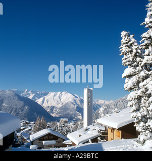 L'église et de l'afficher sur la station, Verbier, Valois, Swiss Alps, Suisse Banque D'Images