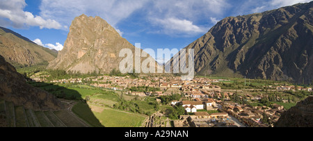 Photo 2 une croix vue panoramique vue aérienne de la ville de Huancayo au Pérou. Banque D'Images