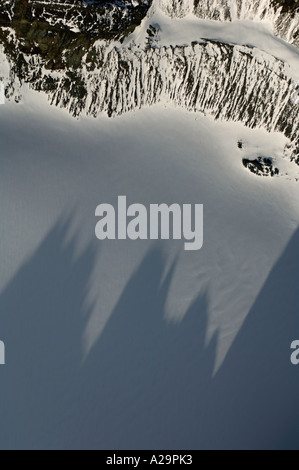 L'île de Géorgie du Sud, l'Antarctique, de l'antenne Quensel Glacier avec ombres de Pointe Ferguson Banque D'Images