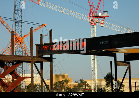 Message de la Saint-Valentin, poutres d'acier peint sur le site de construction, Las Vegas, Nevada, USA. Banque D'Images