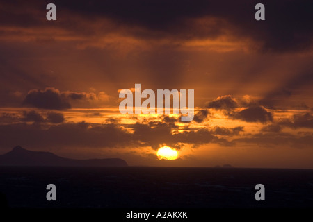 Coucher de soleil sur la côte de Pembrokeshire de Strumble Head Banque D'Images