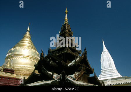 La Pagode Shwezigon Bagan Myanmar Pagan pinnacles Banque D'Images