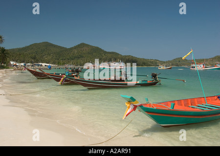 Thailande Ko Pha Ngan Phangan Chaloklum beach long talied Nord bateaux Banque D'Images