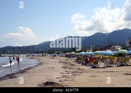 La plage de Roda. Au nord de Corfou. L'île Ionienne grecque. L'EUROPE Banque D'Images