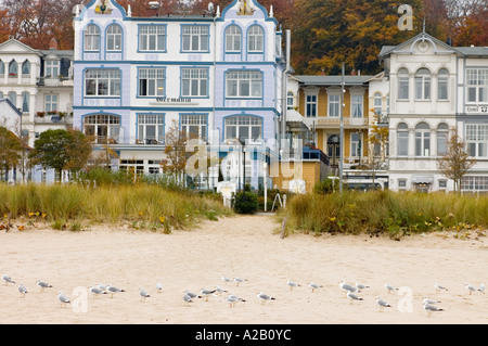 Nouveau et réaménagé villas et maisons d'appartement à la plage de l'île de Usedom Bansin Banque D'Images