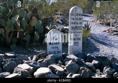 Tombstone Arizona USA Boot Hill Cimetière tombe de Clanton et McLauries Banque D'Images