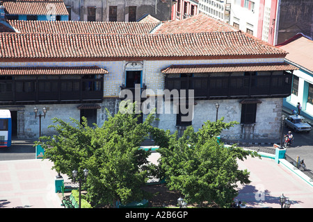 Casa de Velazquez, le logement Museo de Arte Colonial, Parque Cespedes, Santiago de Cuba, Cuba Banque D'Images