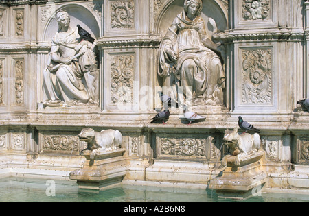 Sienne Piazza del Campo Fonte Gaia Banque D'Images